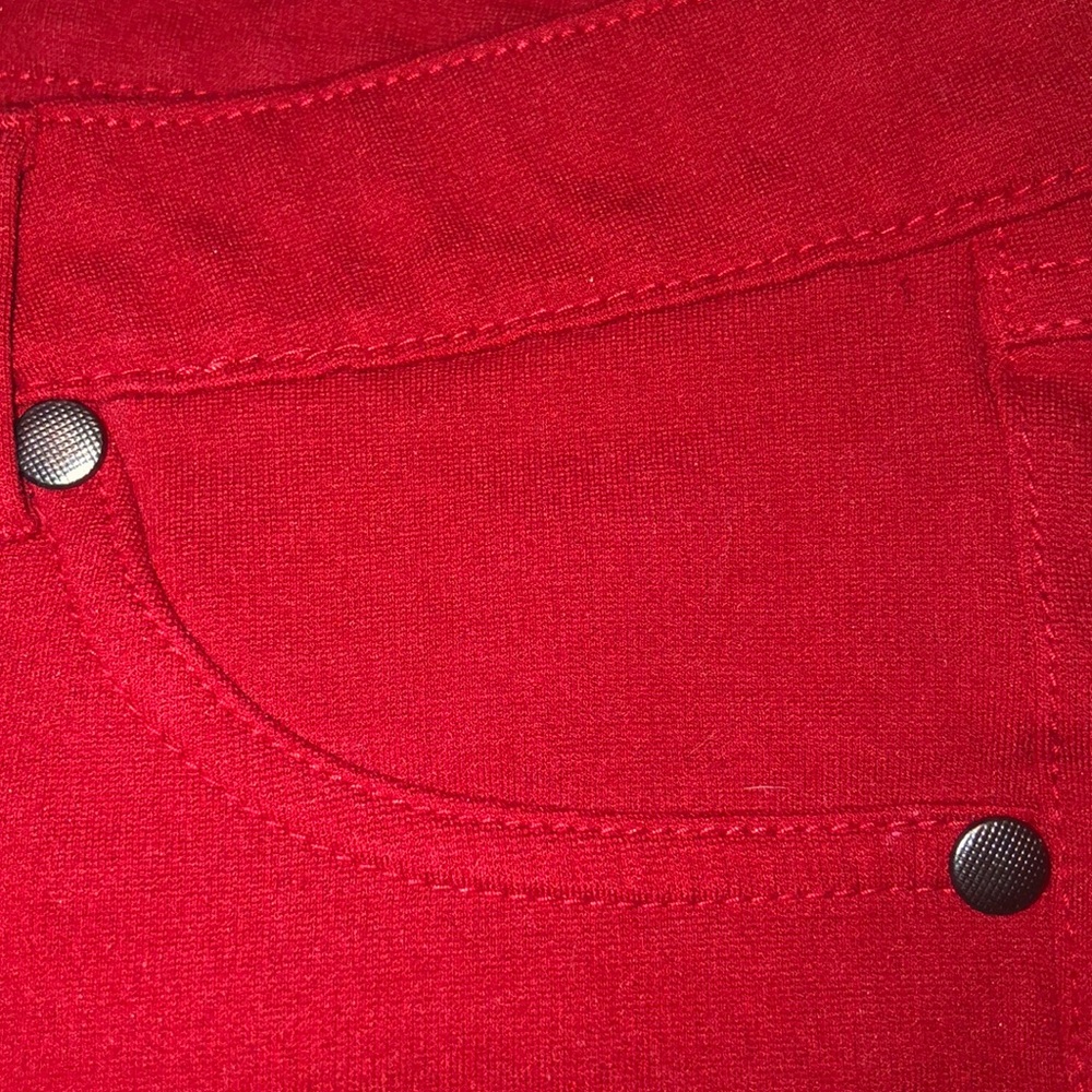 Red capris - Picture 4 of 4